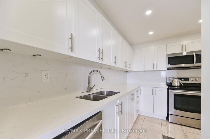 Property Photo:  80 Grandravine Drive 716  ON M3J 1B2 