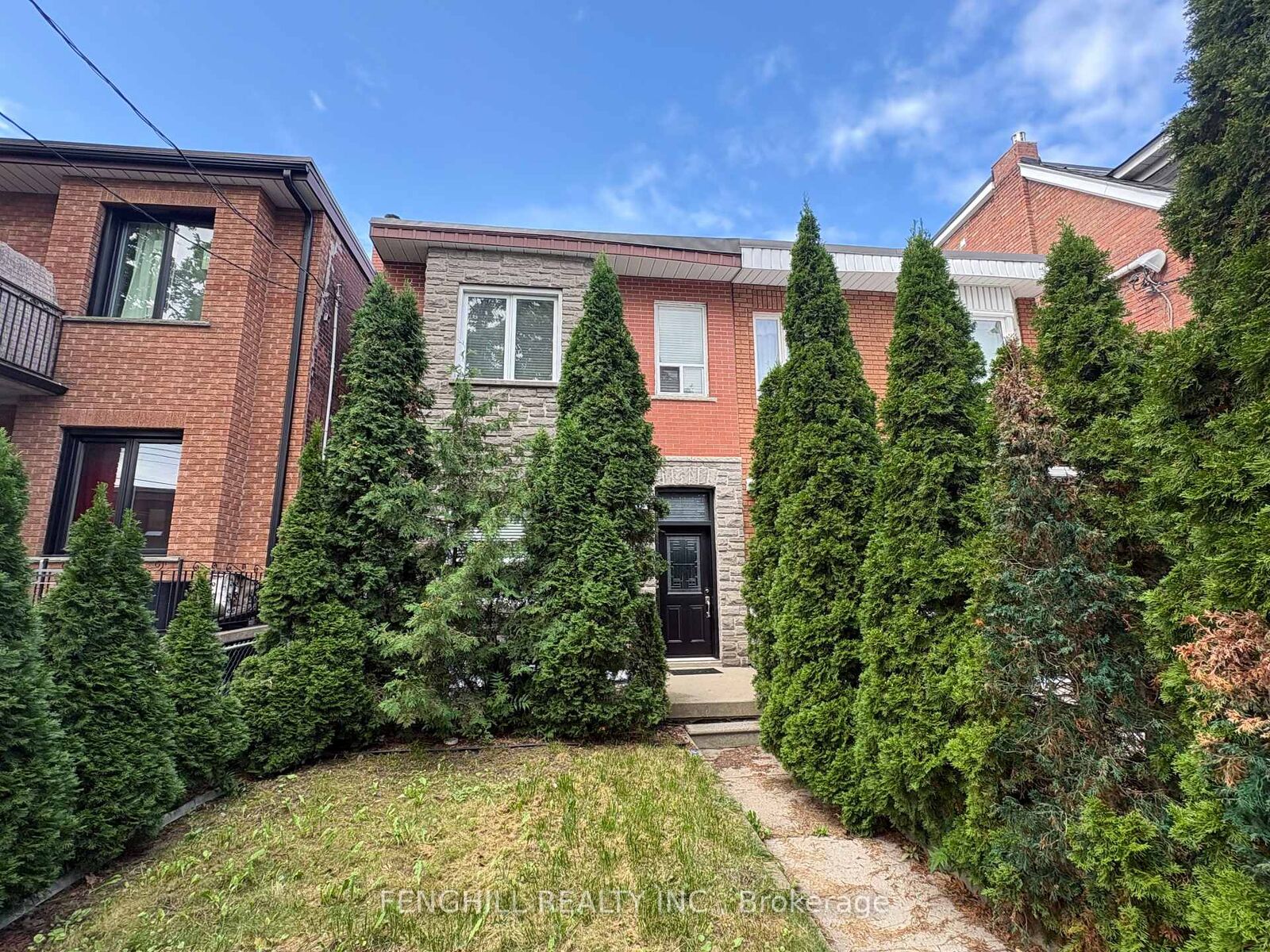 Property Photo: 270 Clinton (Bsmt) Street ON M6G 2Y6