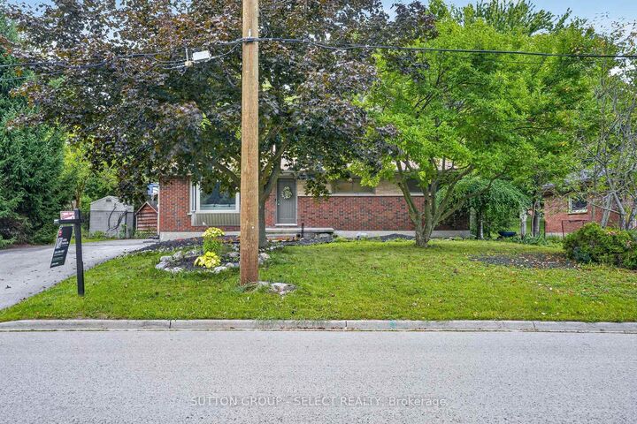 Property Photo: 919 Quinton Road ON N6H 3A8