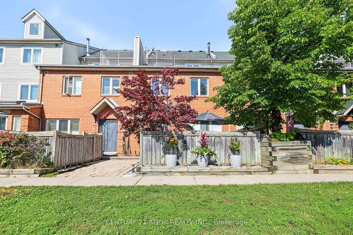 Property Photo:  1241 Parkwest Place 5  ON L5E 3J3 