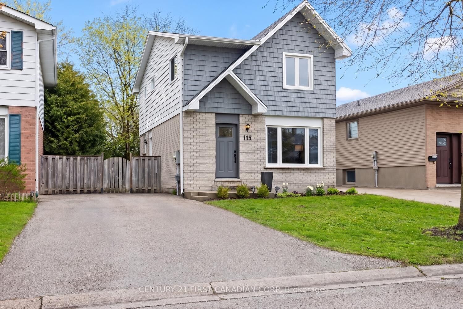 Property Photo:  