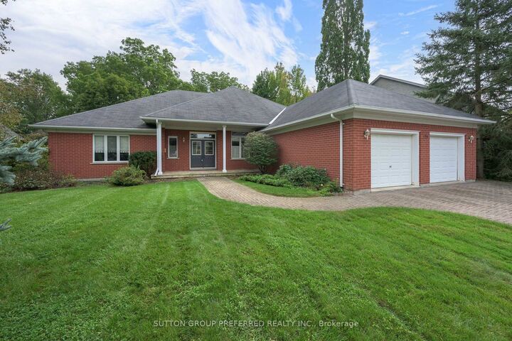 Property Photo: 179 Carriage Hill Drive N ON N5X 3W8