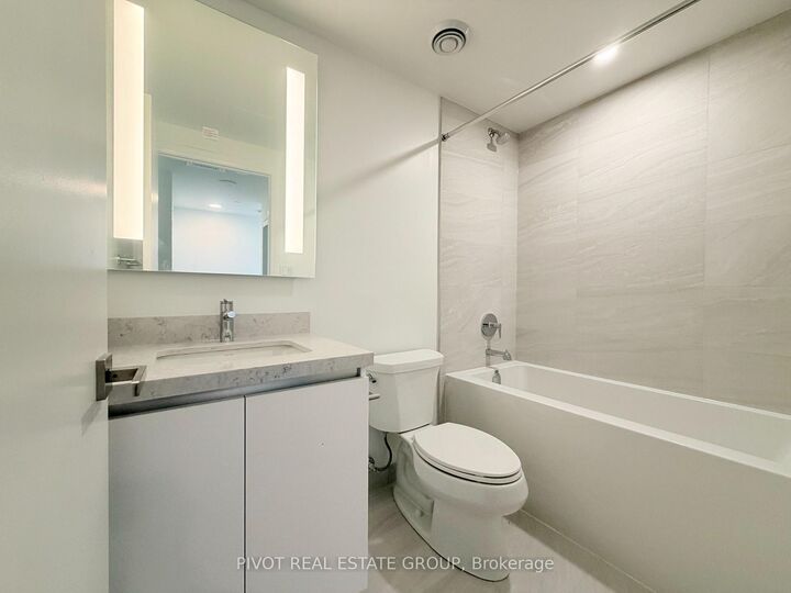 Property Photo:  2 Erskine Road 3804  ON L5B 0S1 