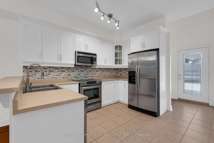 Property Photo:  125 Huronia Road 11  ON L4N 4G1 