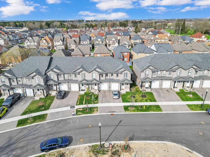 Property Photo:  877 Edinburgh Drive  ON N4T 0M5 