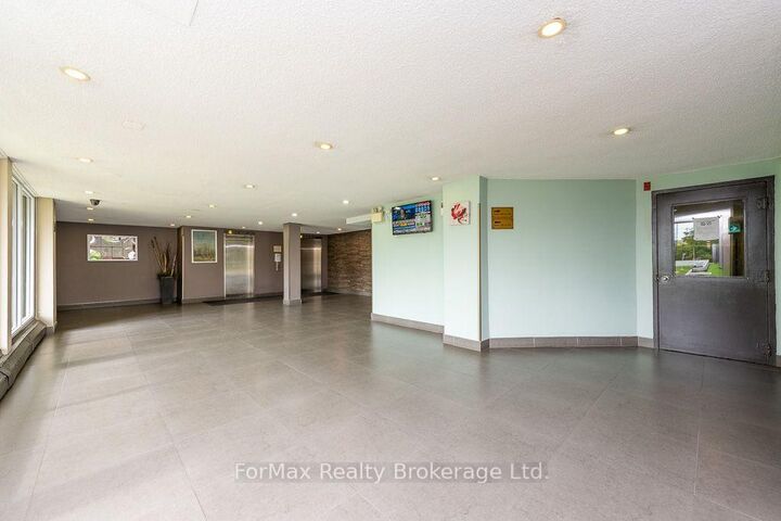 Property Photo:  1050 Stainton Drive 124  ON L5C 2T7 