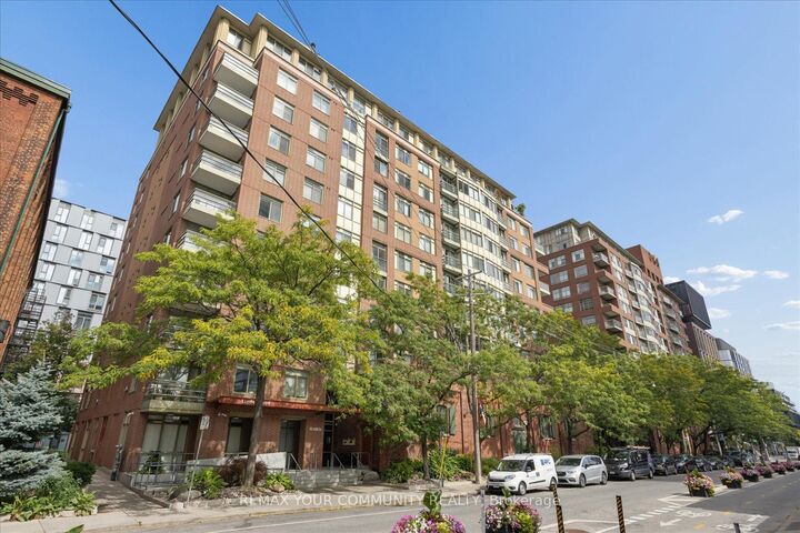 Property Photo: 70 Mill Street 706 ON M5A 4R1