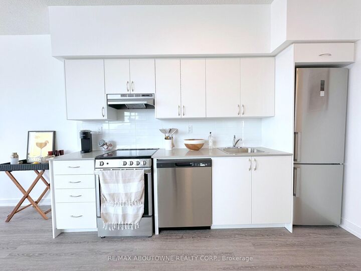 Property Photo:  25 Kitney Drive 709  ON L1S 4S4 