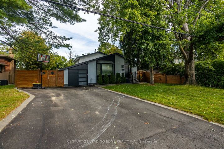 Property Photo:  912 Vistula Drive  ON L1W 2L5 