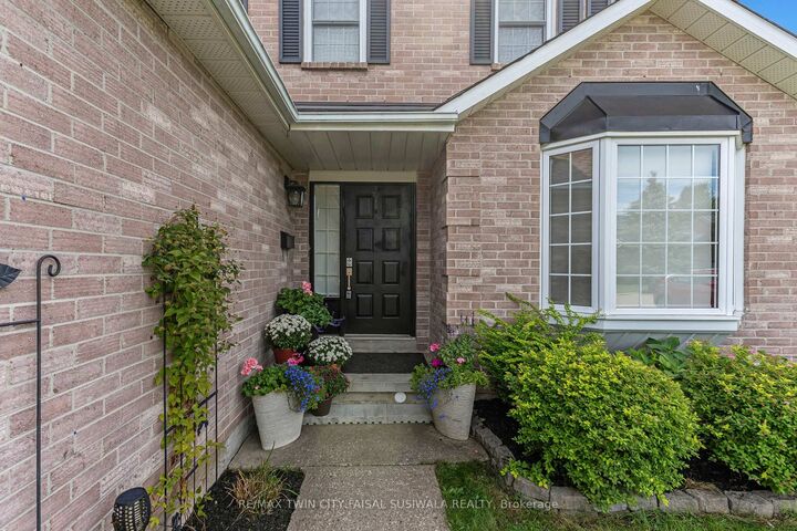 Property Photo:  51 Bayne Crescent  ON N1T 1E1 
