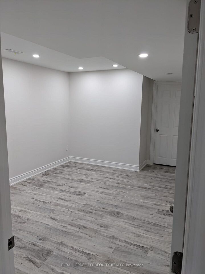 Property Photo:  11 Stedford Crescent  ON L7A 4P6 