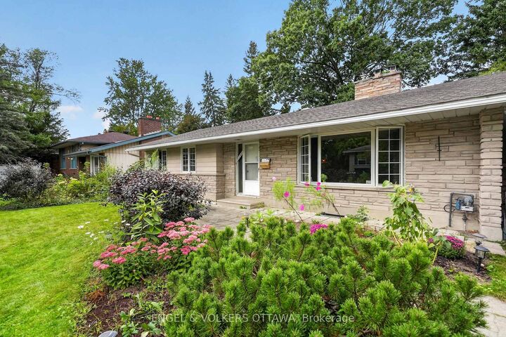 Property Photo:  2642 Marble Crescent  ON K1V 8L8 