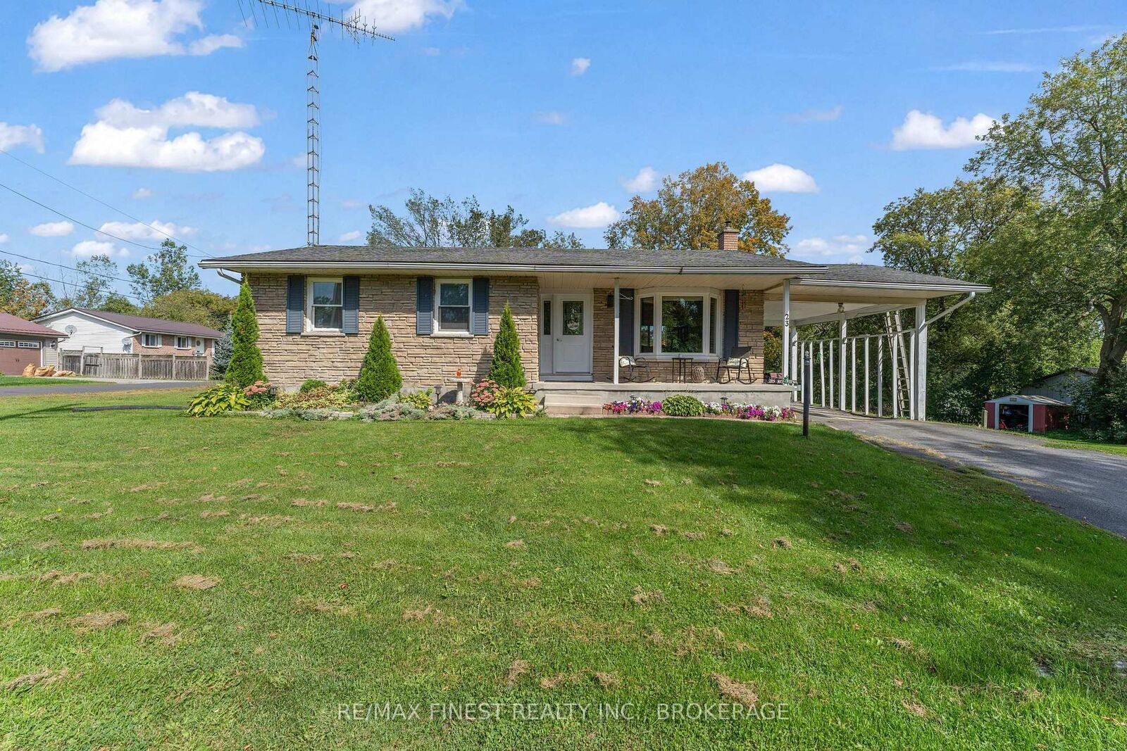 Property Photo:  23 William Street  ON K0K 2S0 
