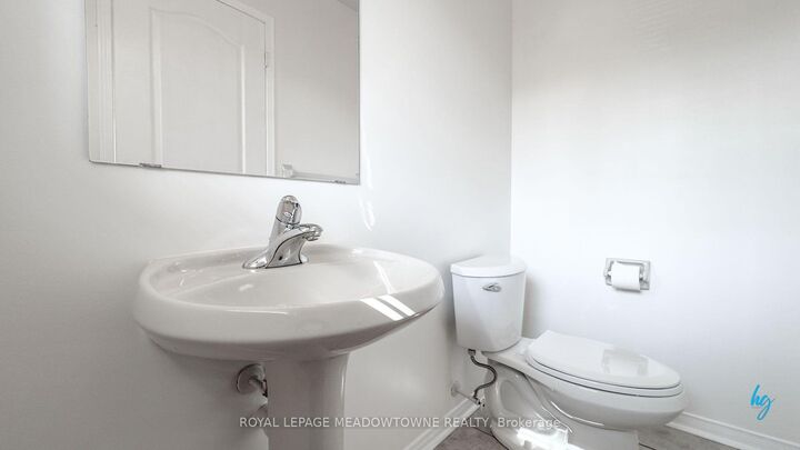 Property Photo:  3561 Southwick Street  ON L5M 7C4 