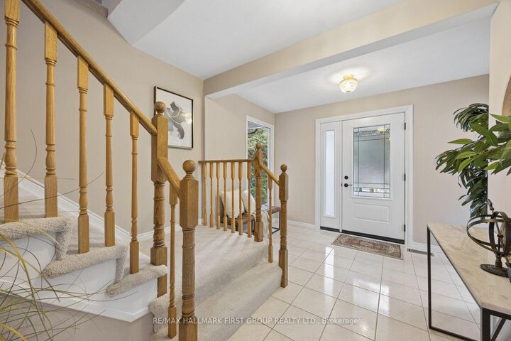 Property Photo:  920 Essa Crescent  ON L1W 2J1 