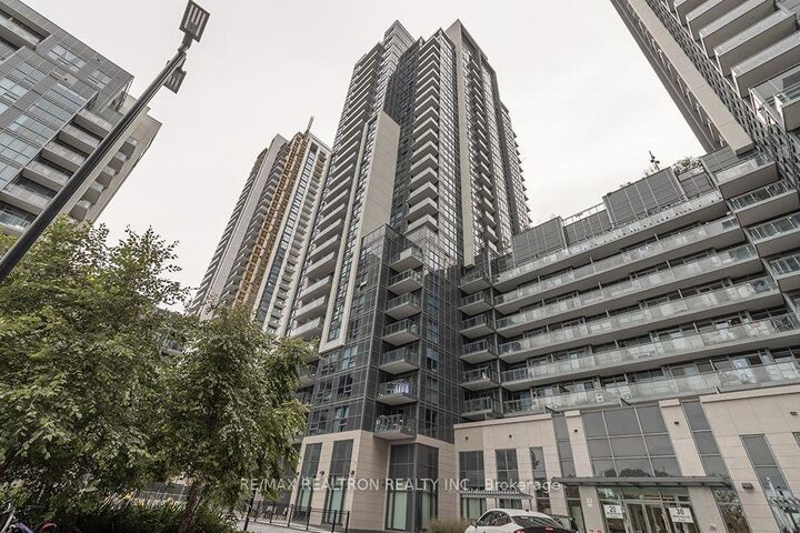 Property Photo:  20 Meadowglen Place 322  ON M1G 0A9 