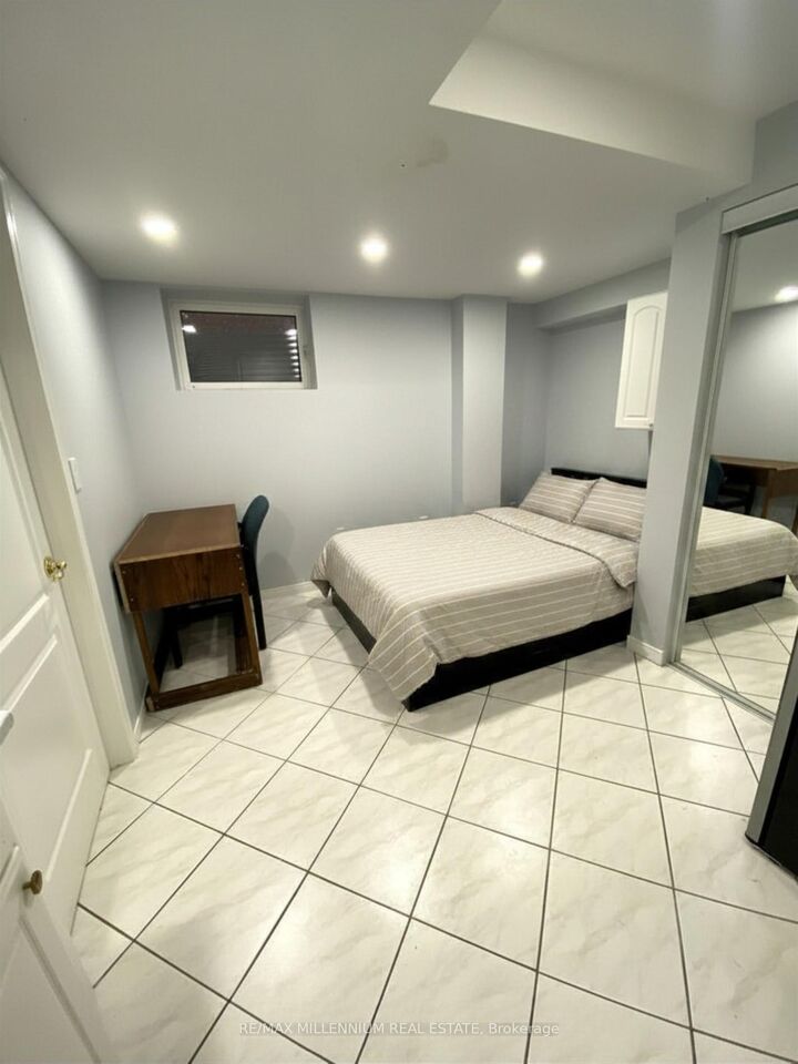Property Photo:  5110 Timbermill Court Basement  ON L5V 2B8 