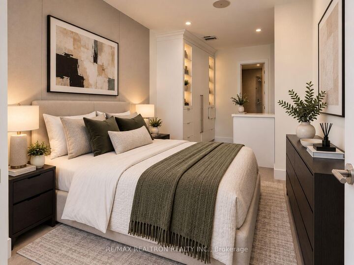 Property Photo: 310 Red Maple Road 812 ON L4C 0T7