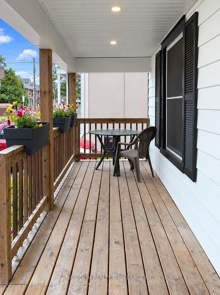 Property Photo:  163 Eastbourne Avenue  ON L8M 2N2 