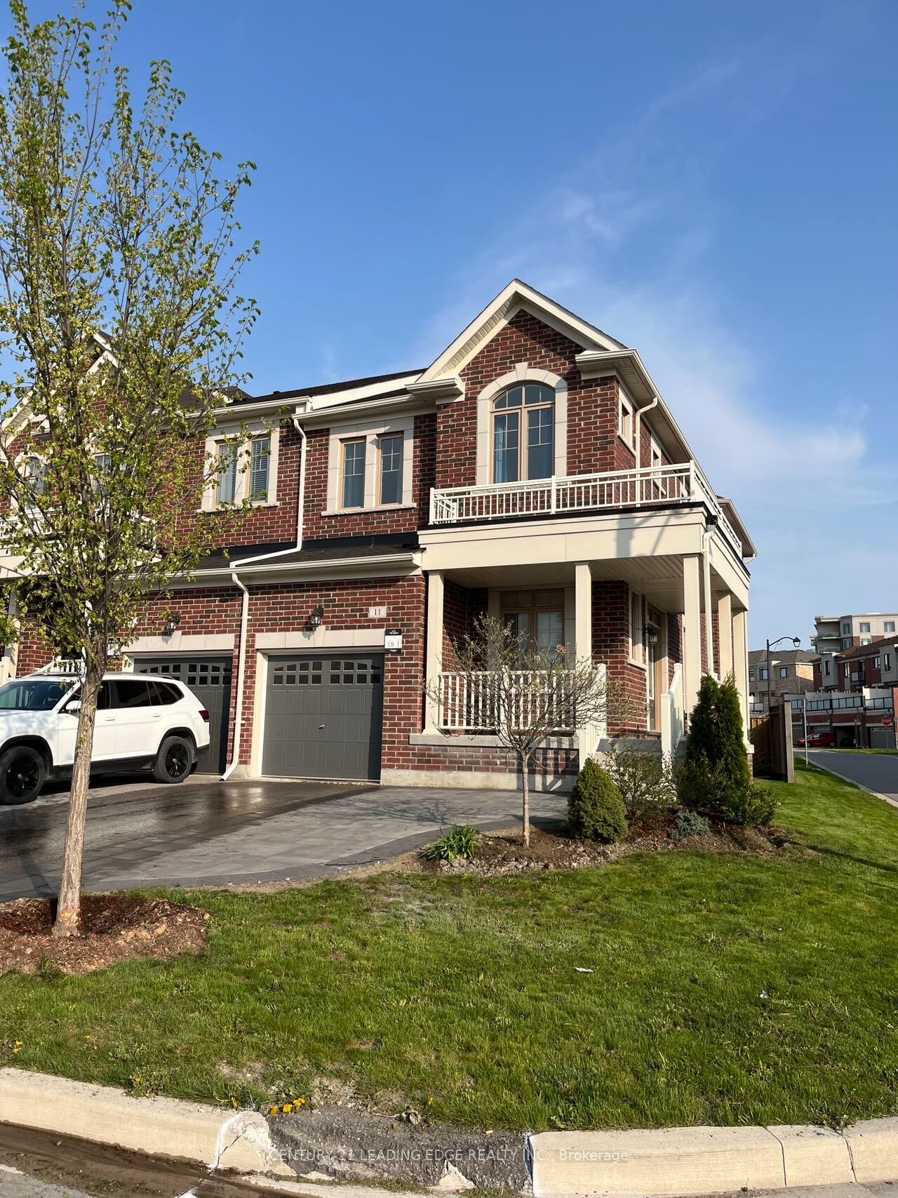 Property Photo: 11 Radial Drive ON L4G 0Z8