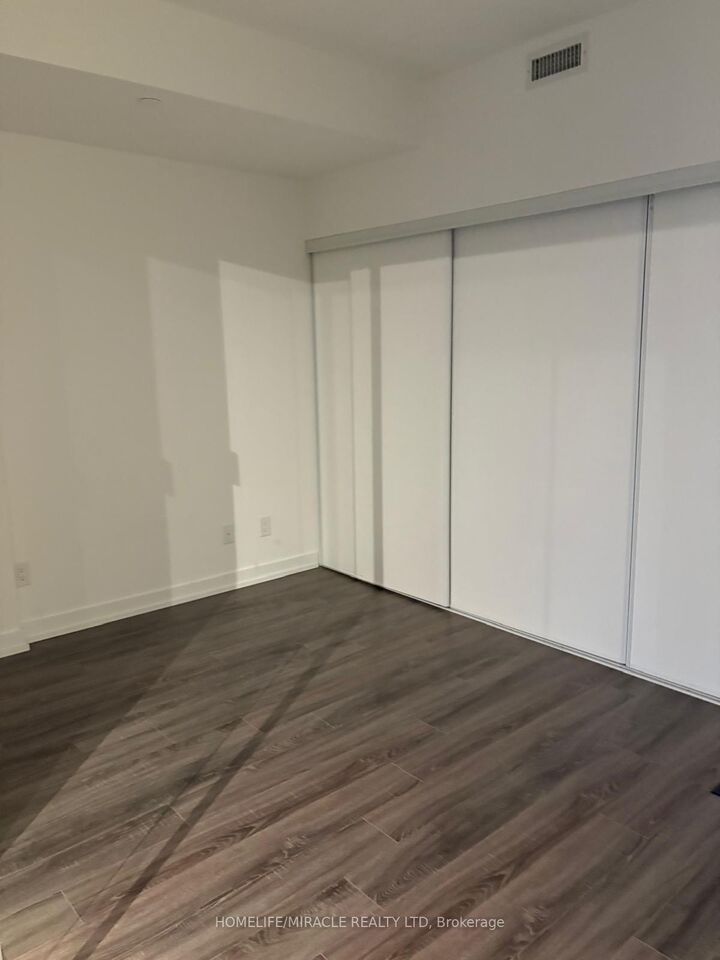 Property Photo:  20 Edward Street 1422  ON M5G 1C9 