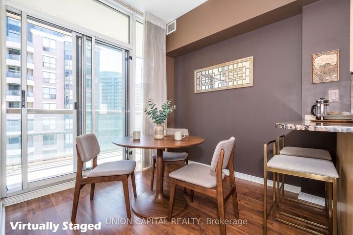Property Photo:  509 Beecroft Road 2002  ON M2N 0A3 