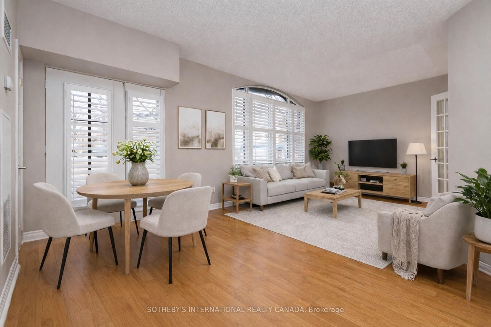 Property Photo: 3085 Bloor Street W 108 ON M8X 1C9