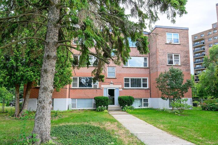 Property Photo:  2422 New Street 9  ON L7R 1J6 