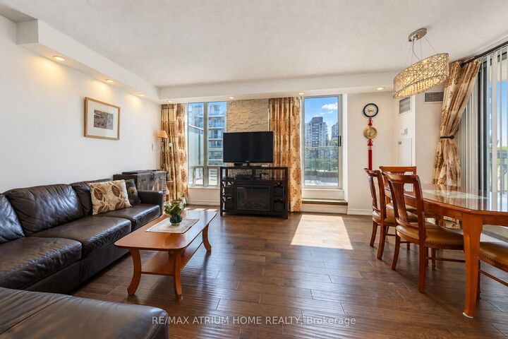 Property Photo: 28 Empress Avenue 2208 ON M2N 6Z7