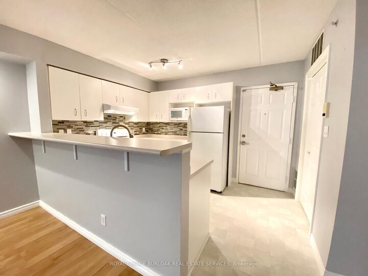 Property Photo:  1450 Bishops Gate 209  ON L6M 4N1 