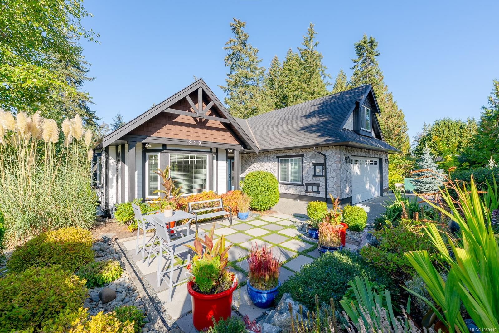 Property Photo:  929 Deloume Rd  BC V0R 2P1 