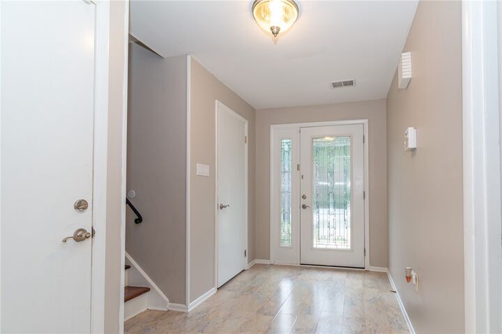 Property Photo:  106 Larchwood Dr  PA 15145 