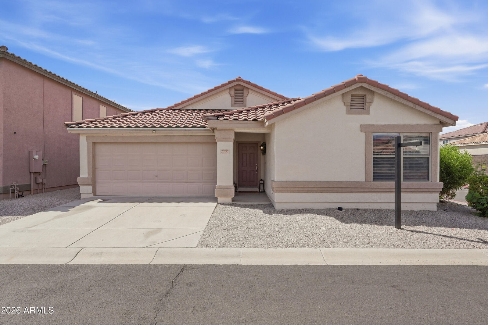 Property Photo: 2303 E 35th Avenue AZ 85119