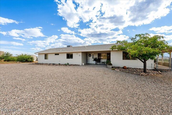 Property Photo: 12885 E Cardinal Way AZ 86325