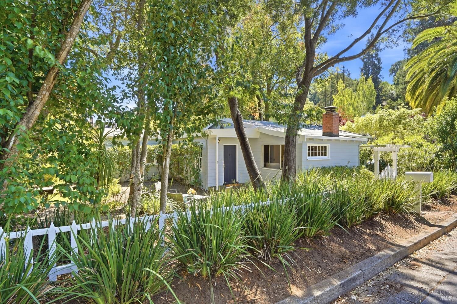 Property Photo:  3 Emlin Place  CA 94904 