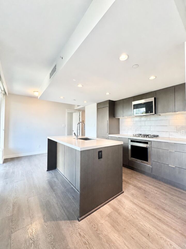 Property Photo:  8189 Cambie Street 5xx  BC V6P 0G6 