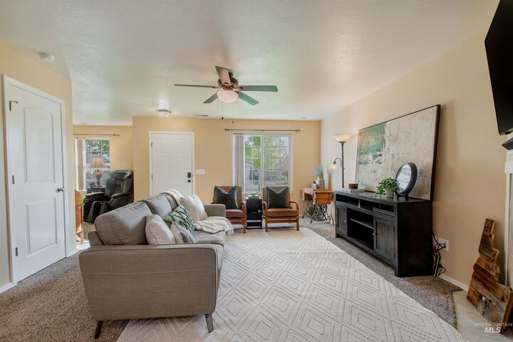 Property Photo:  4253 S Overhill Way  ID 83642 