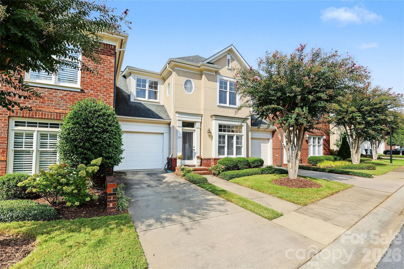 Property Photo:  225 Sloane Square Way  NC 28211 