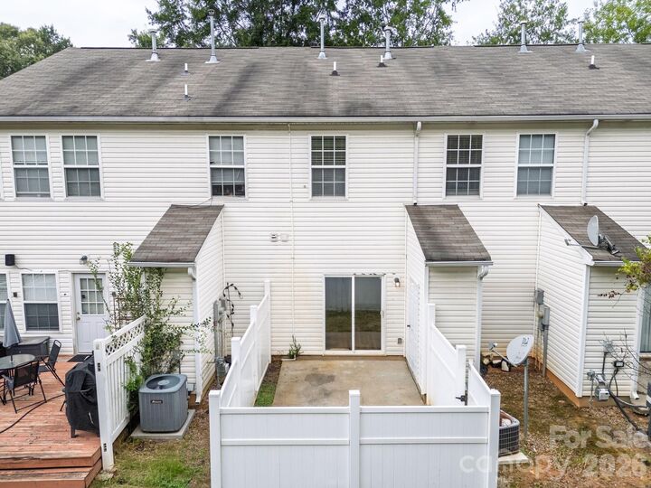 Property Photo: 2176 Winthrop Chase Drive NC 28212