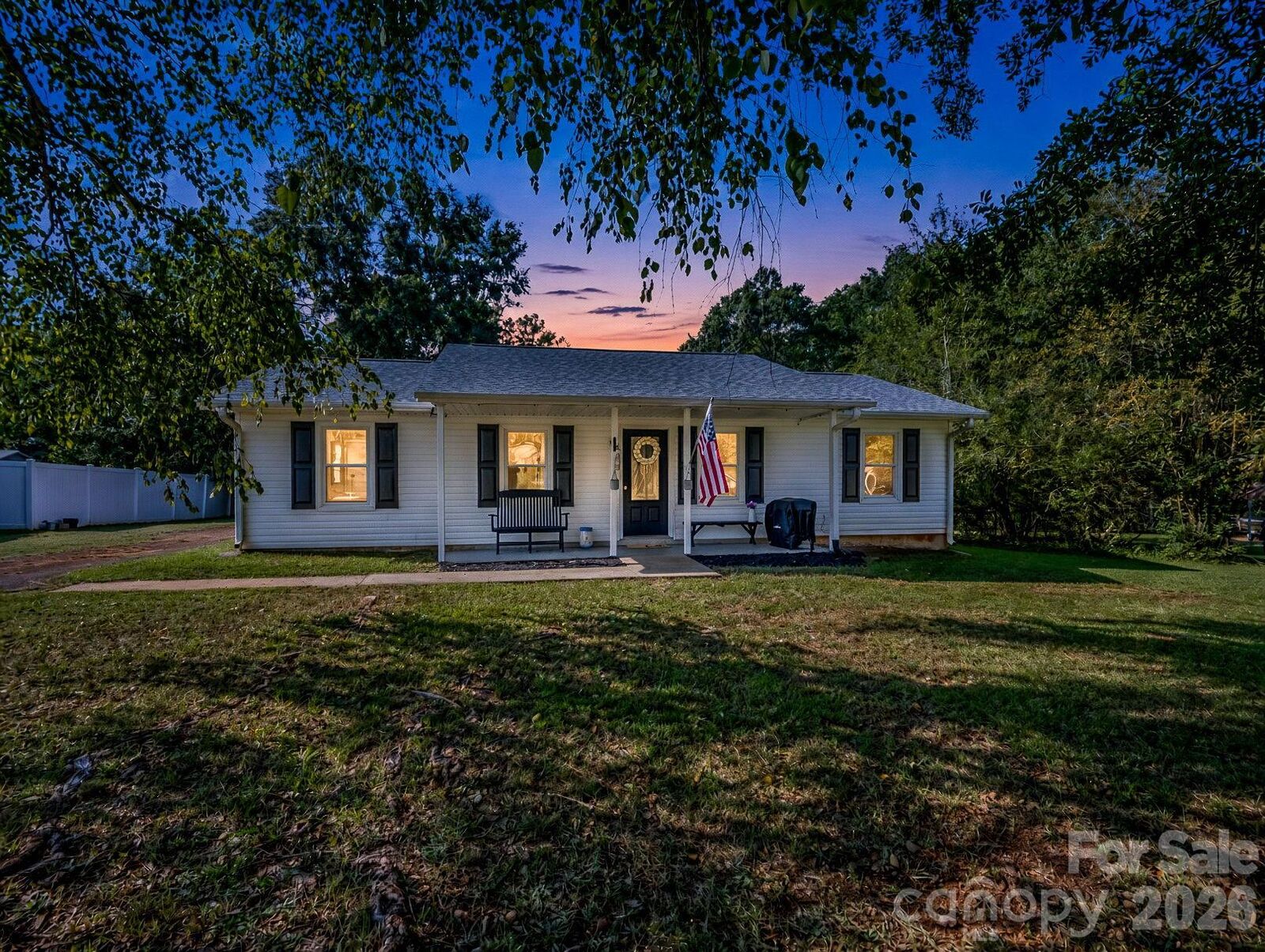 Property Photo: 123 Strawberry Drive SC 29349