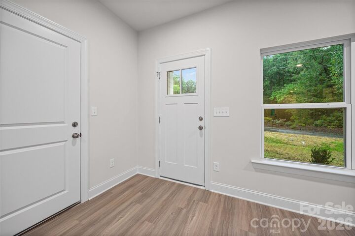 Property Photo:  610 W Lewis Street  NC 28034 
