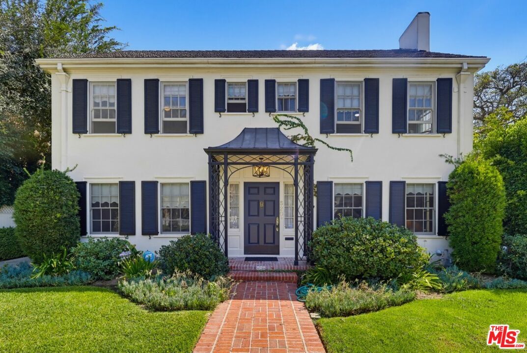 Property Photo: 520 S Irving Blvd CA 90020