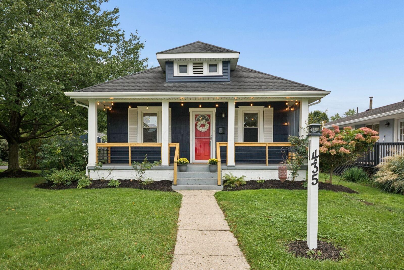 Property Photo:  435 E Jeffrey Place  OH 43214 