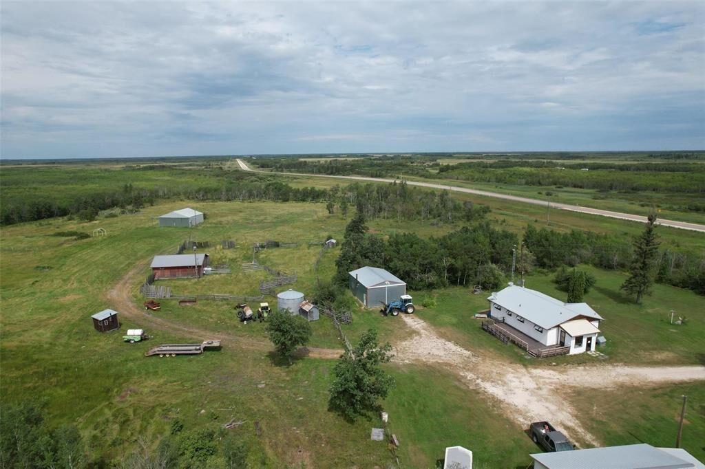 Property Photo: 139100 #6 Highway MB R0C 0E0