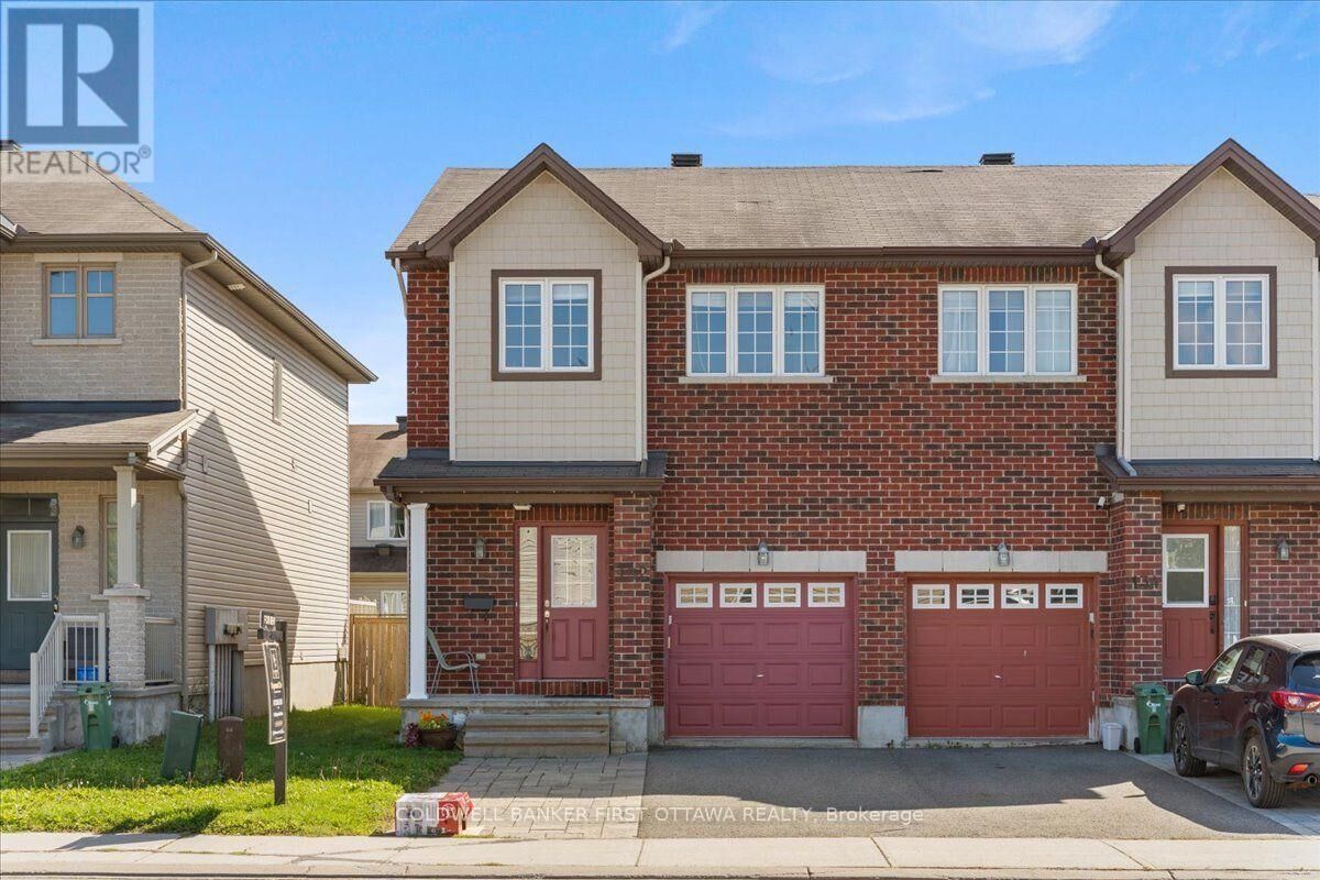 Property Photo: 132 Maravista Drive ON K2J 0K7