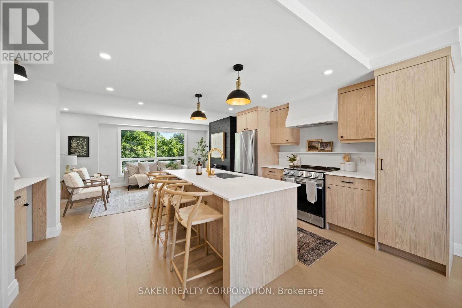 Property Photo:  355 Sandringham Crescent 33  ON N6C 5K3 