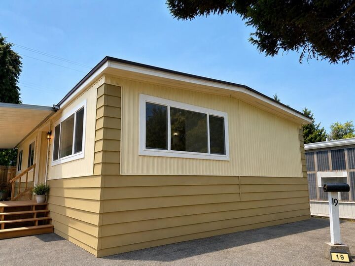 Property Photo:  13650 80 Avenue 19  BC V3W 6J8 
