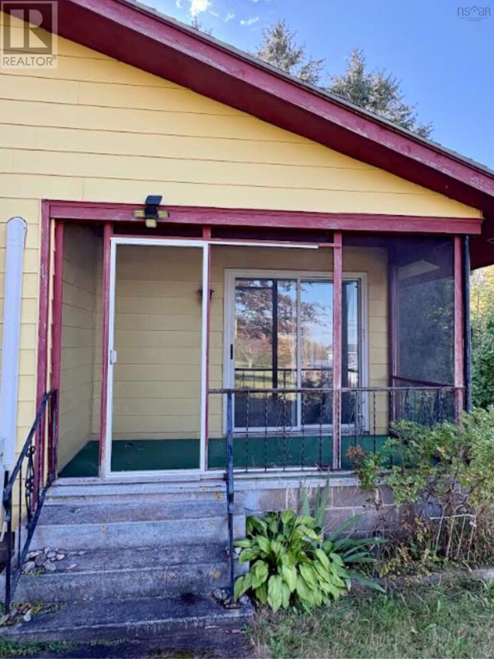 Property Photo:  429 Victoria Road  NS B0P 1C0 