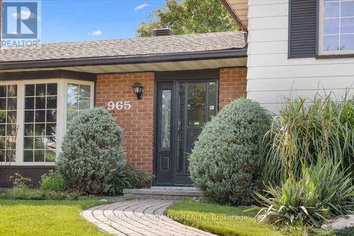 Property Photo: 965 Cahill Drive West ON K1V 9H9