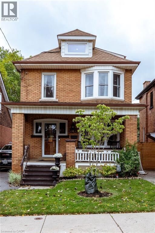 Property Photo:  243 Grosvenor Avenue South  ON L8M 3L8 
